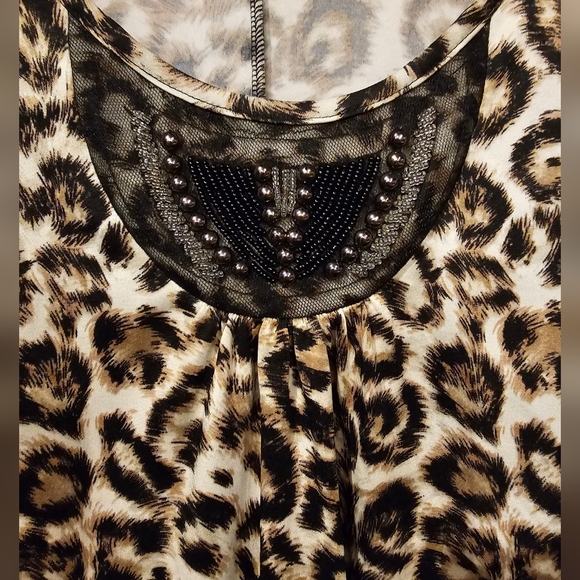 Women's Size Large Jaclyn Smith Animal Print Tunic Top With Beaded Neck‎ - Picture 4 of 5